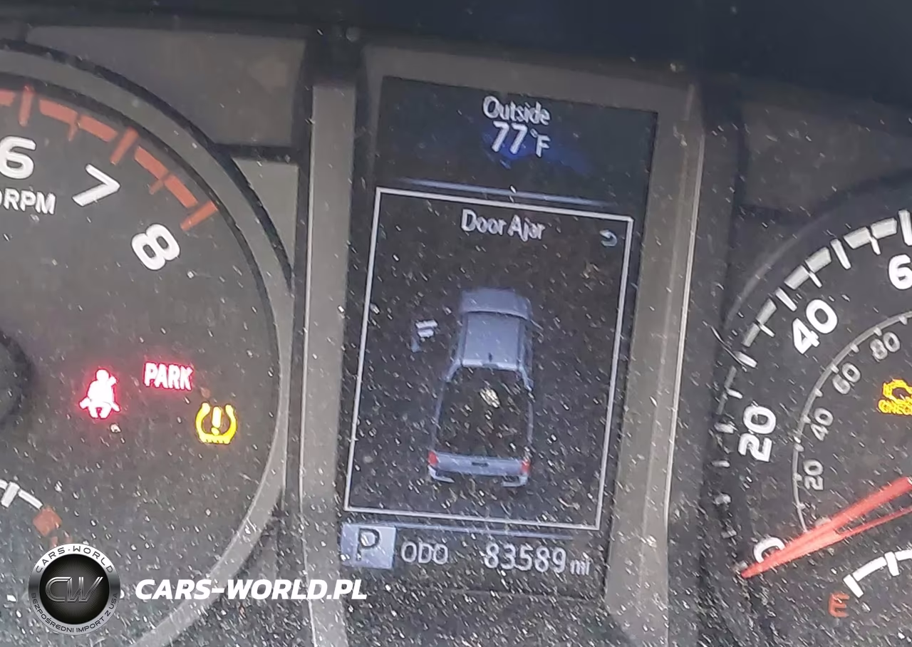 2018 Toyota Tacoma Sr VIN:5TFAX5GN5JX131805 - 15