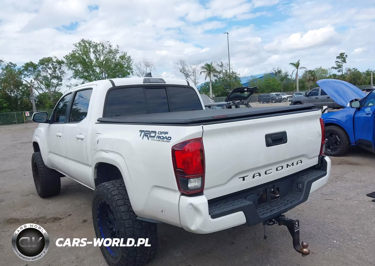 2018 Toyota Tacoma Sr VIN:5TFAX5GN5JX131805 - 6