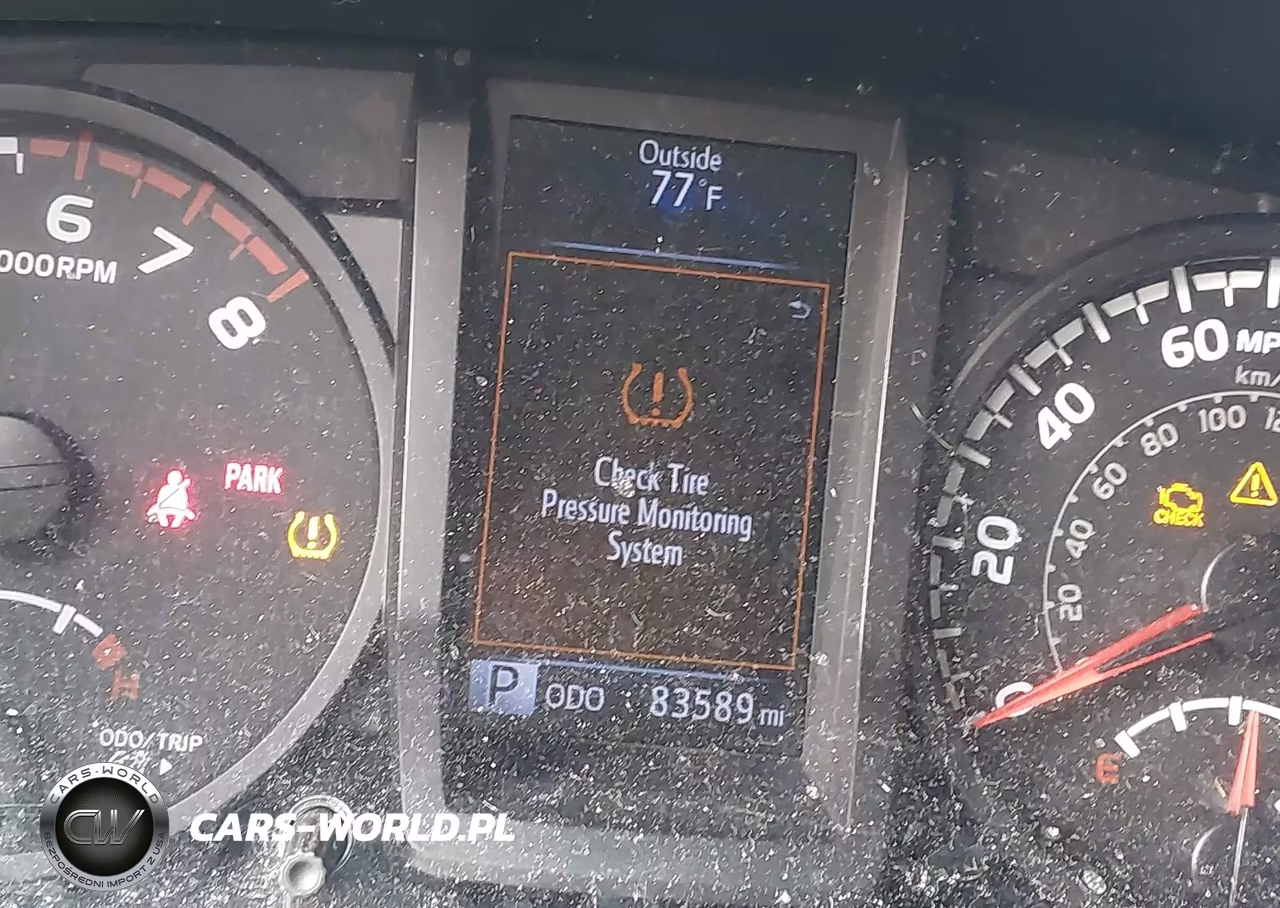 2018 Toyota Tacoma Sr VIN:5TFAX5GN5JX131805 - 7