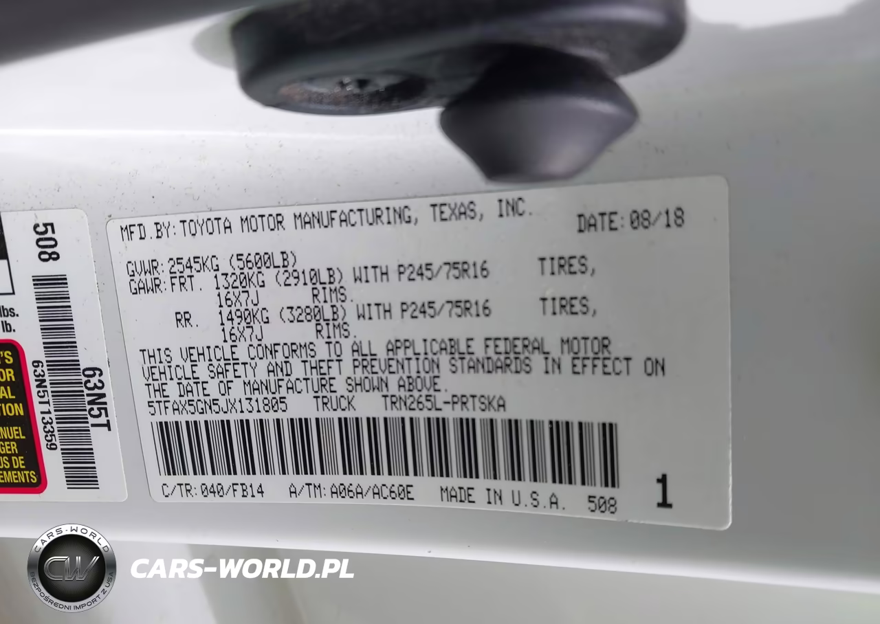 2018 Toyota Tacoma Sr VIN:5TFAX5GN5JX131805 - 9