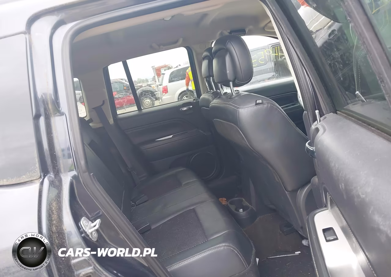 2014 Jeep Compass Latitude VIN:1C4NJDEB6ED770675 - 8