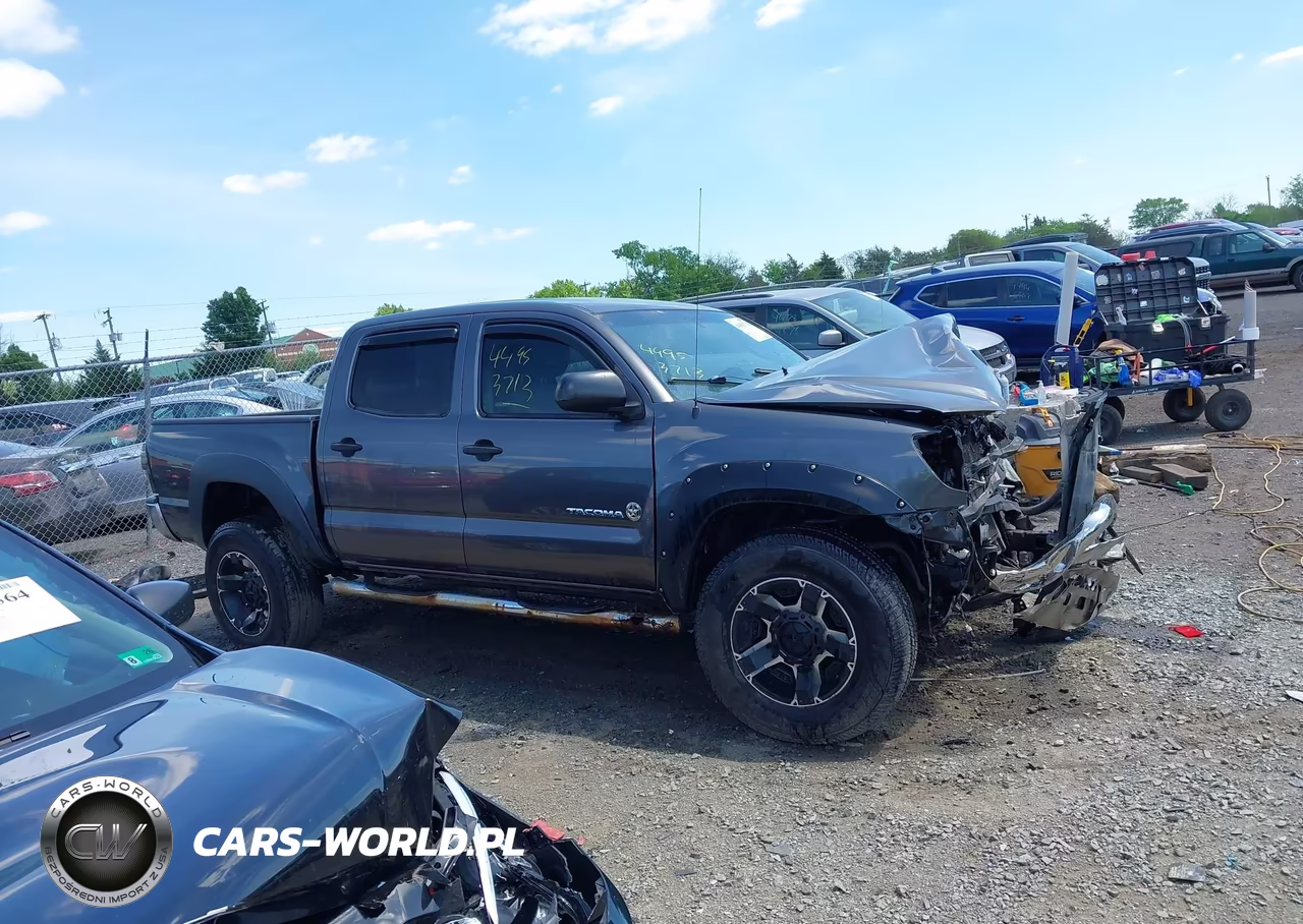 2013 Toyota Tacoma Base V6 VIN:5TFLU4EN4DX057585 - 13