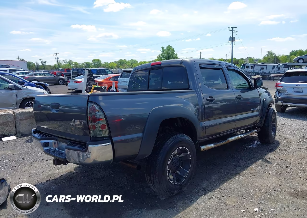2013 Toyota Tacoma Base V6 VIN:5TFLU4EN4DX057585 - 4