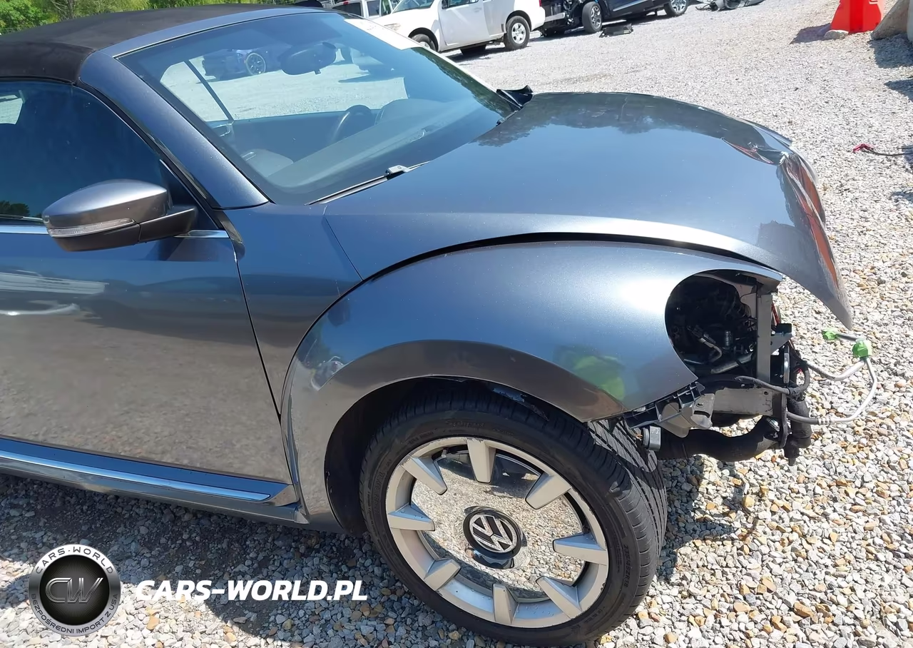2015 Volkswagen Beetle 1.8T VIN:3VW507ATXFM800265 - 17