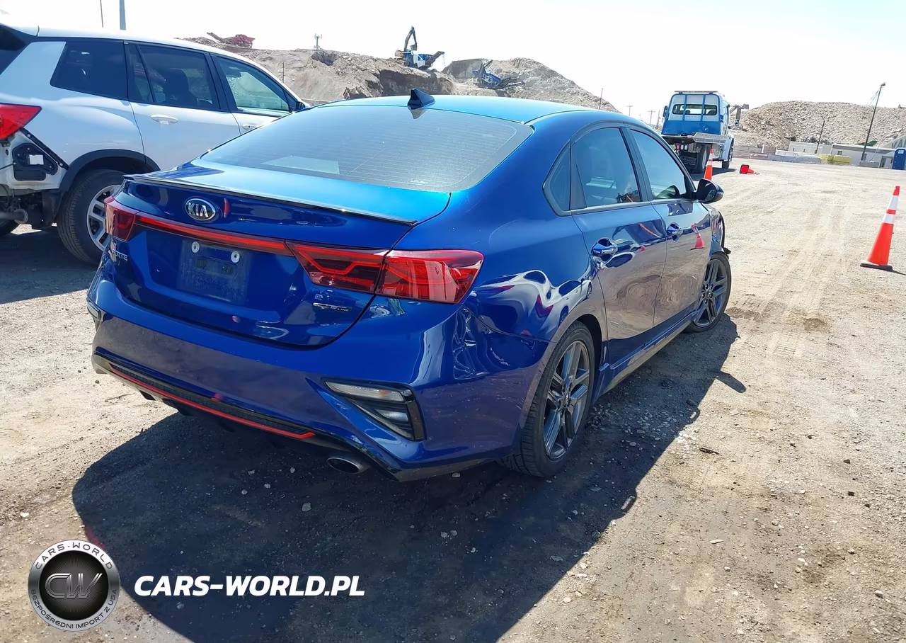 2021 Kia Forte Gt-Line VIN:3KPF34AD4ME313785 - 4