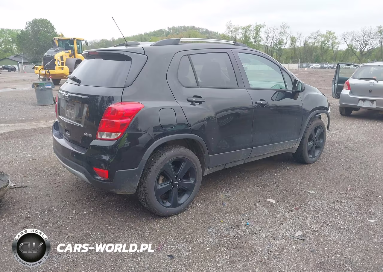 2018 Chevrolet Trax Premier VIN:KL7CJRSB4JB646867 - 4