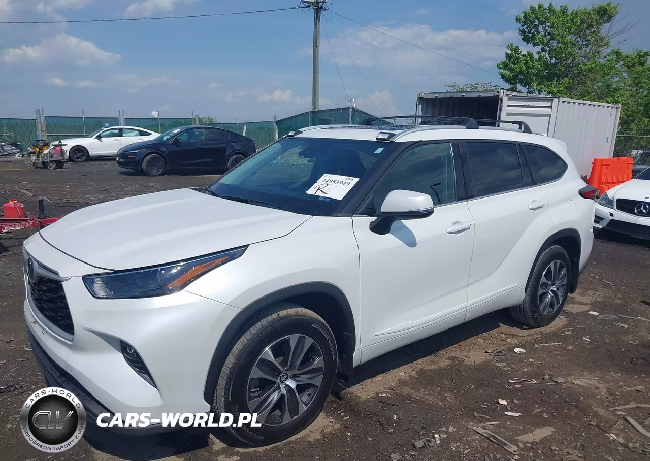 2022 Toyota Highlander Xle VIN:5TDHZRBH5NS232808 - 2