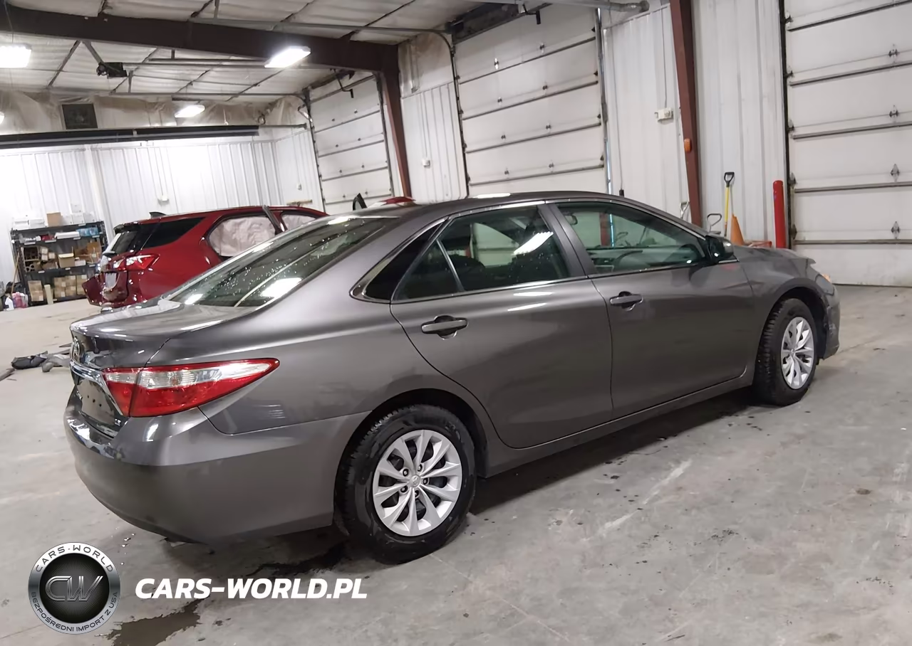 2015 Toyota Camry Le VIN:4T4BF1FK1FR500659 - 4