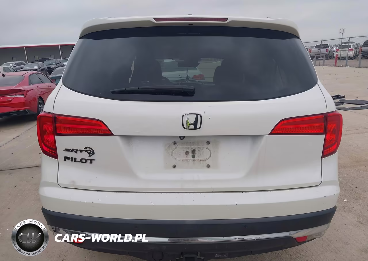 2017 Honda Pilot Touring VIN:5FNYF6H97HB002218 - 16