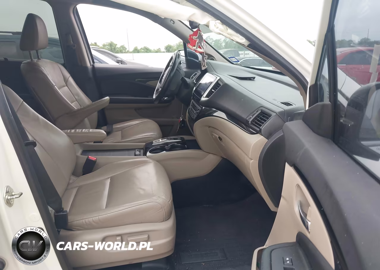 2017 Honda Pilot Touring VIN:5FNYF6H97HB002218 - 5