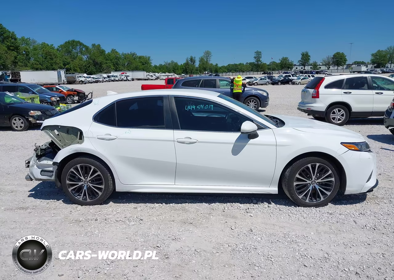 2020 Toyota Camry Se VIN:4T1G11AK4LU943874 - 14
