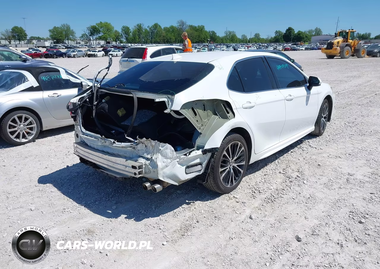 2020 Toyota Camry Se VIN:4T1G11AK4LU943874 - 4