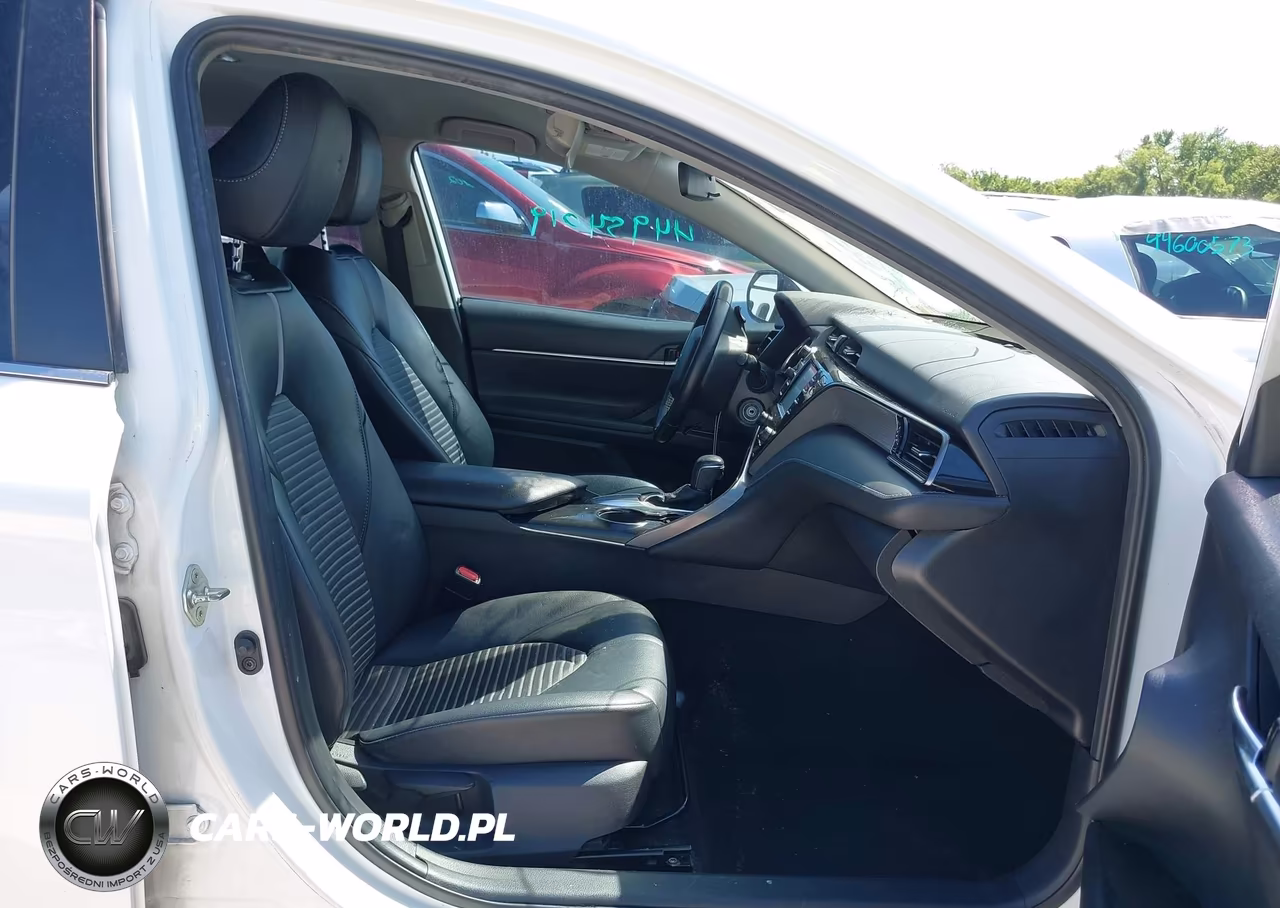 2020 Toyota Camry Se VIN:4T1G11AK4LU943874 - 5