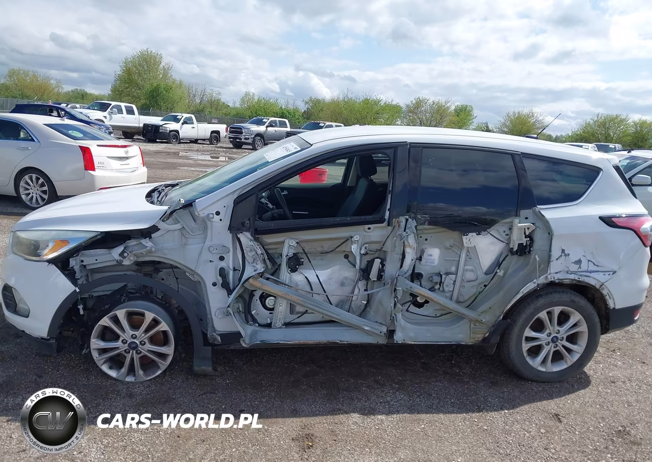 2017 Ford Escape Se VIN:1FMCU9GD6HUD06361 - 14