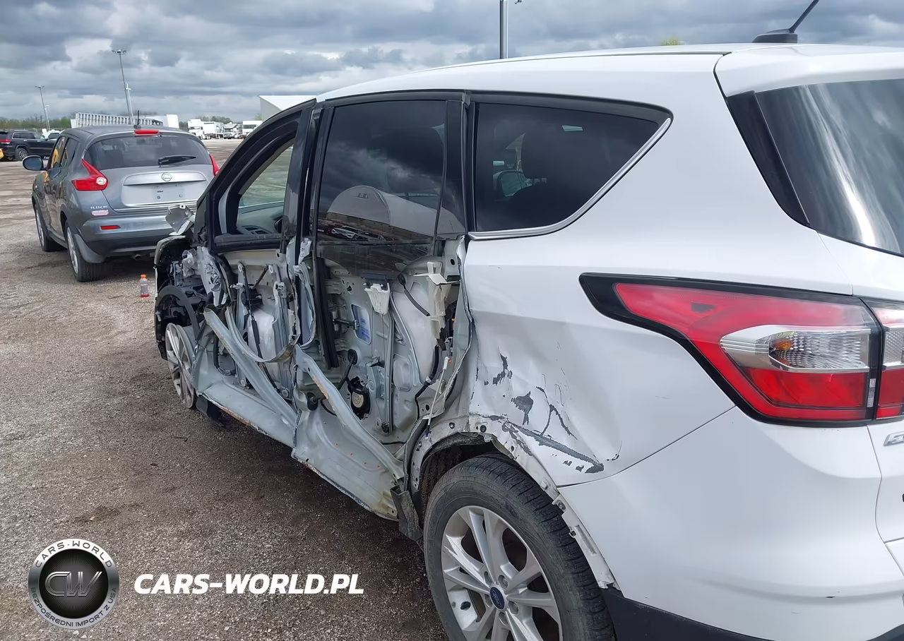 2017 Ford Escape Se VIN:1FMCU9GD6HUD06361 - 6