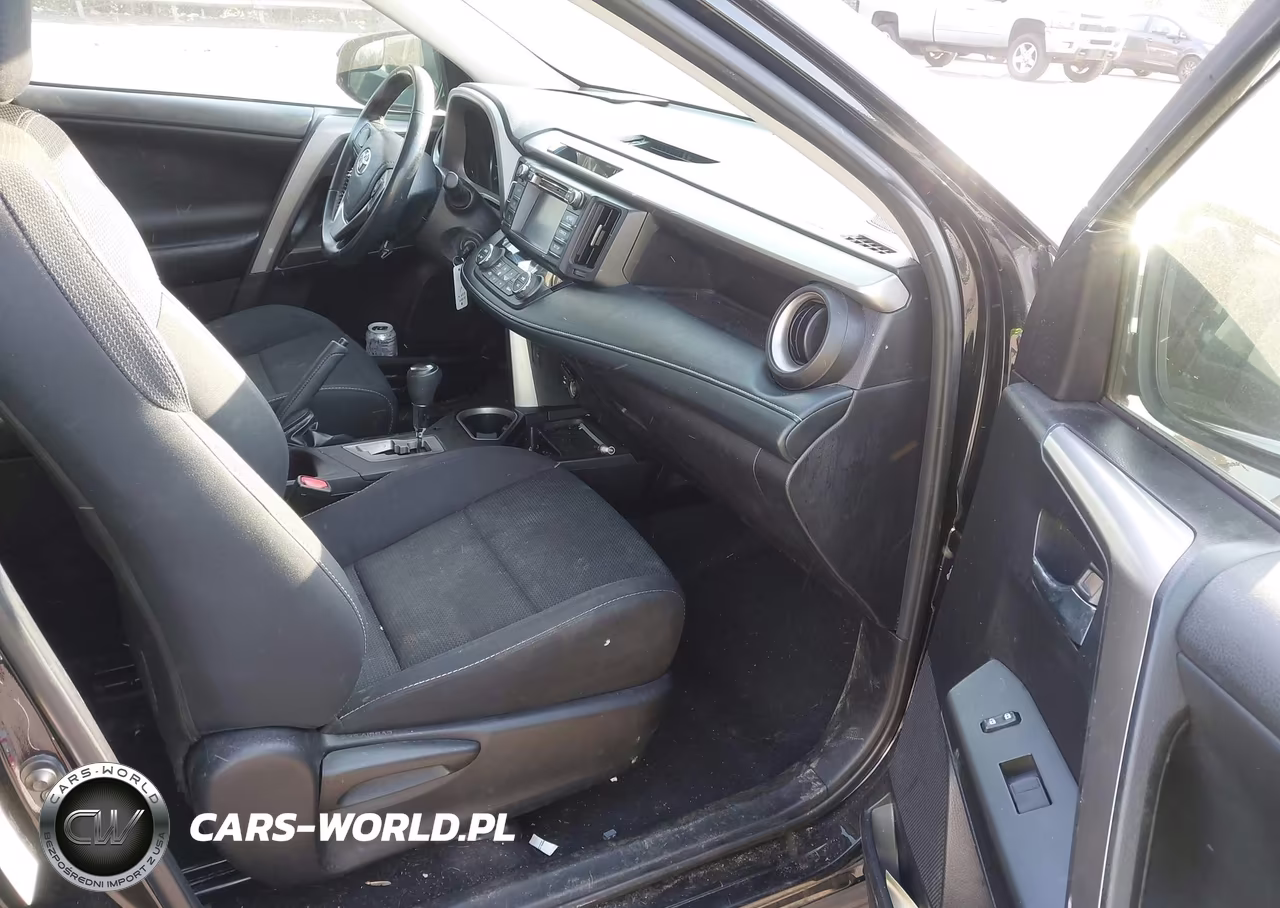 2018 Toyota Rav4 Xle VIN:2T3RFREV7JW753441 - 5
