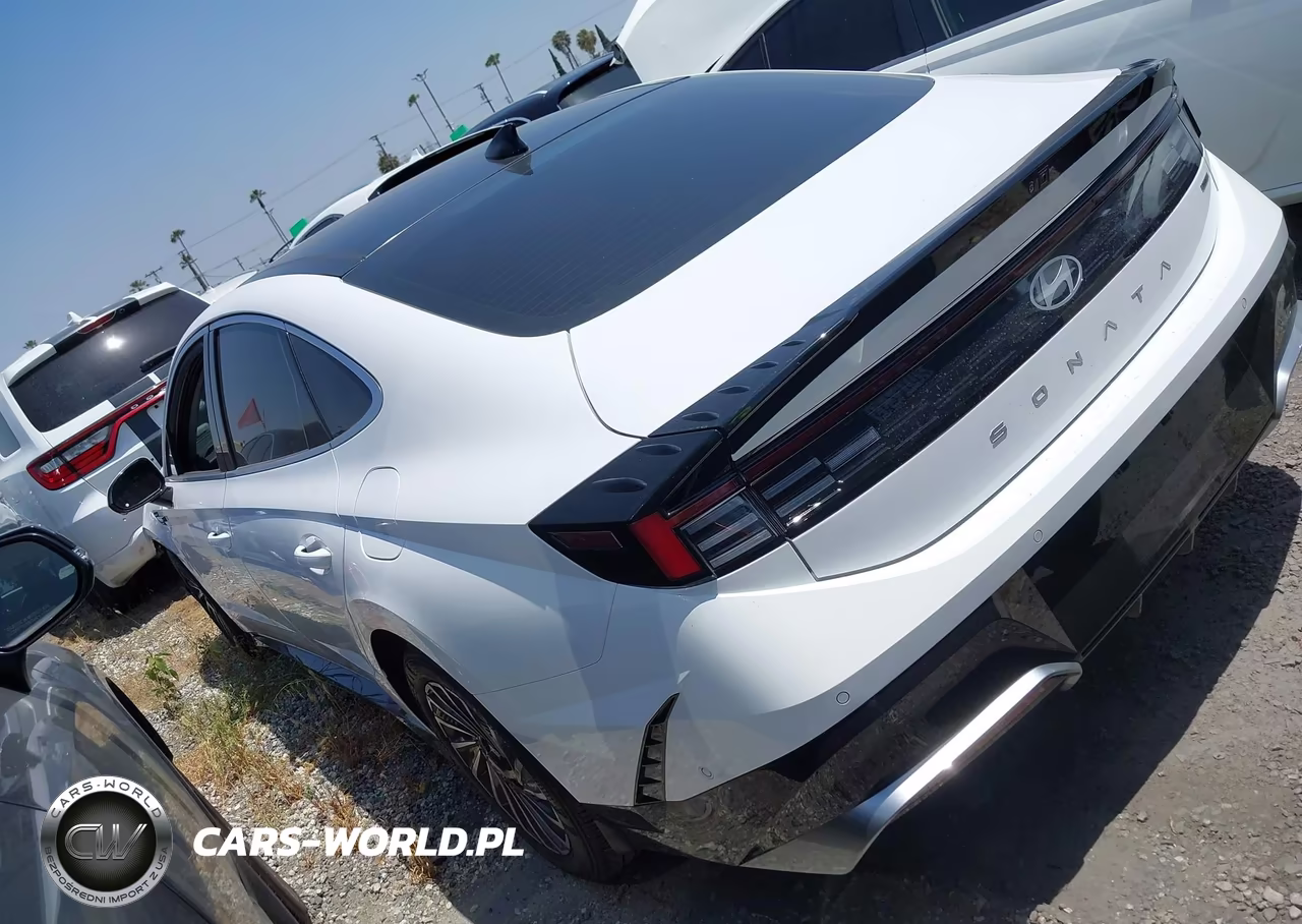2025 Hyundai Sonata Hybrid Limited VIN:KMHL54JJ8SA116911 - 3