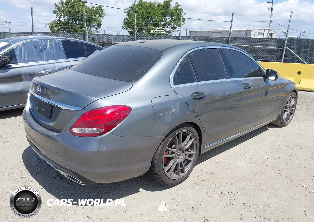 2018 Mercedes-Benz C 300 VIN:55SWF4JB4JU281625 - 4
