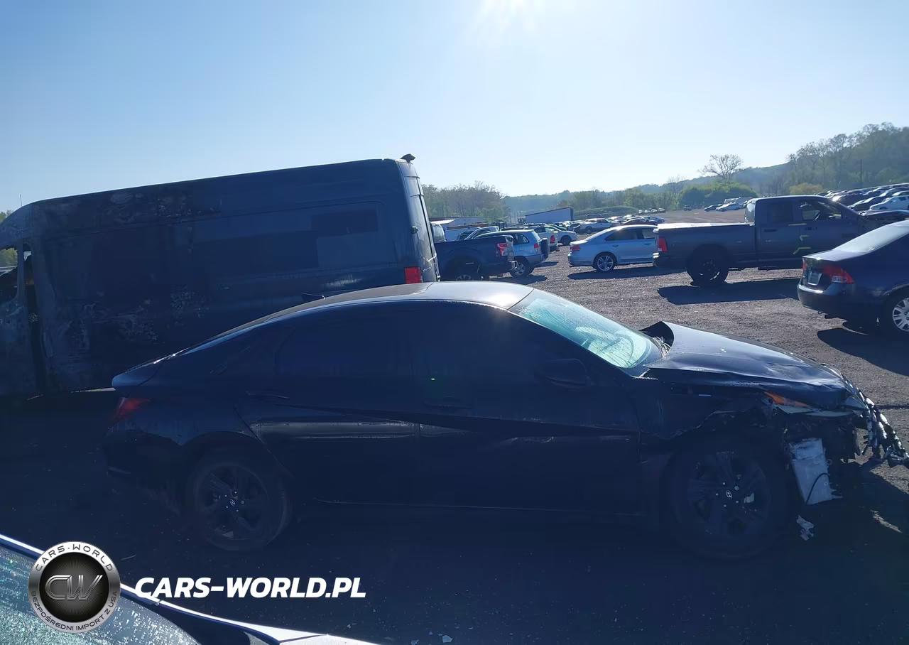 2022 Hyundai Elantra Sel VIN:5NPLS4AG4NH075353 - 13
