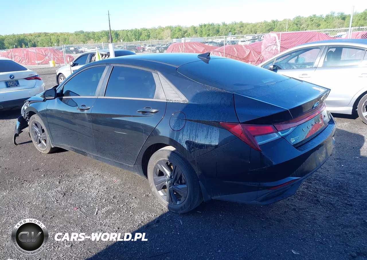 2022 Hyundai Elantra Sel VIN:5NPLS4AG4NH075353 - 3