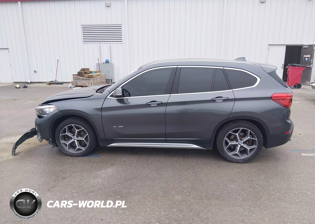 2018 BMW X1 xDrive28I VIN:WBXHT3C33J5F90366 - 14