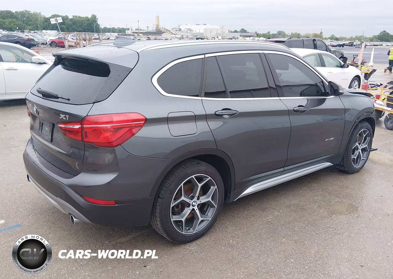 2018 BMW X1 xDrive28I VIN:WBXHT3C33J5F90366 - 4