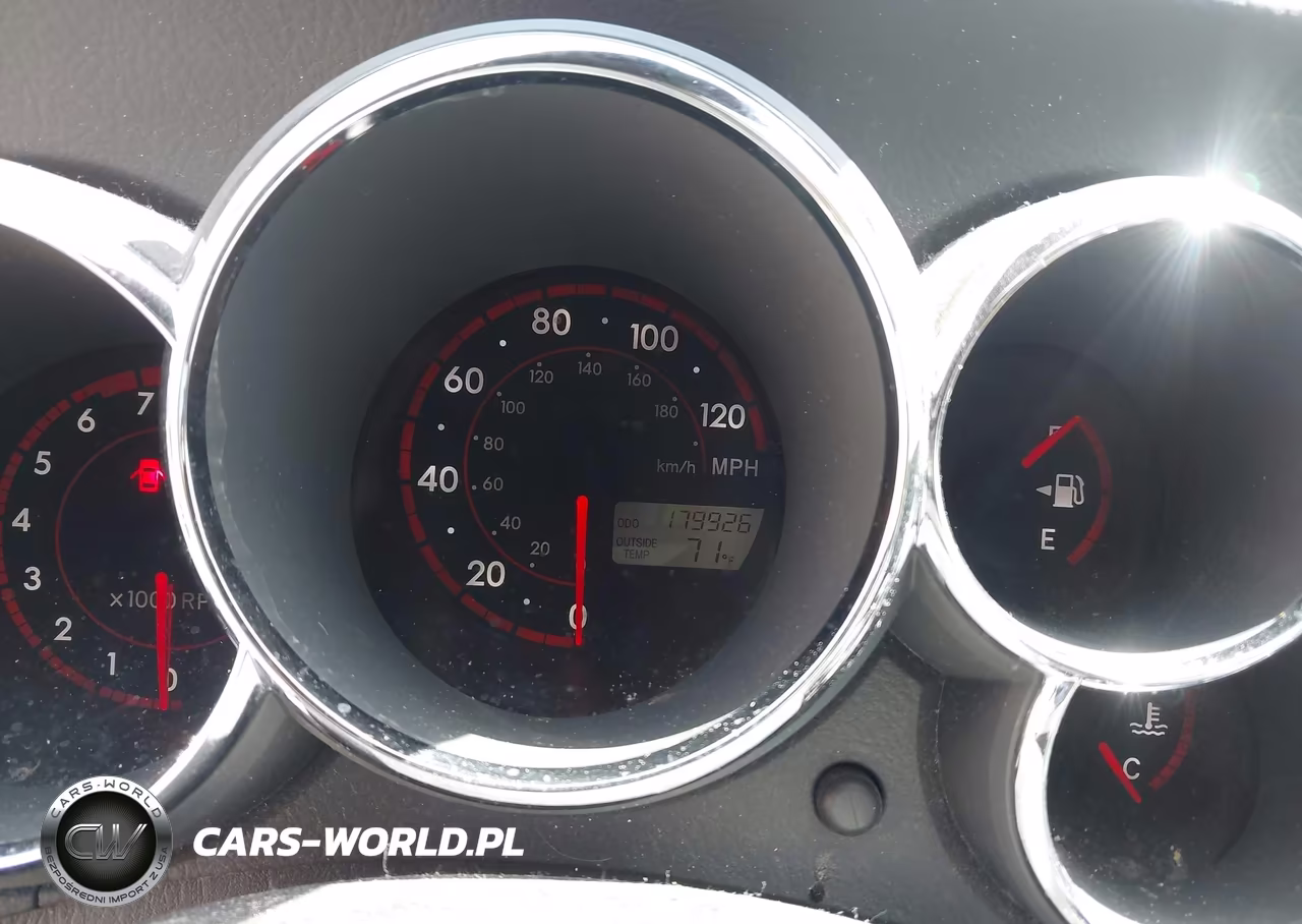 2005 Toyota Matrix VIN:2T1KR32E75C466742 - 7