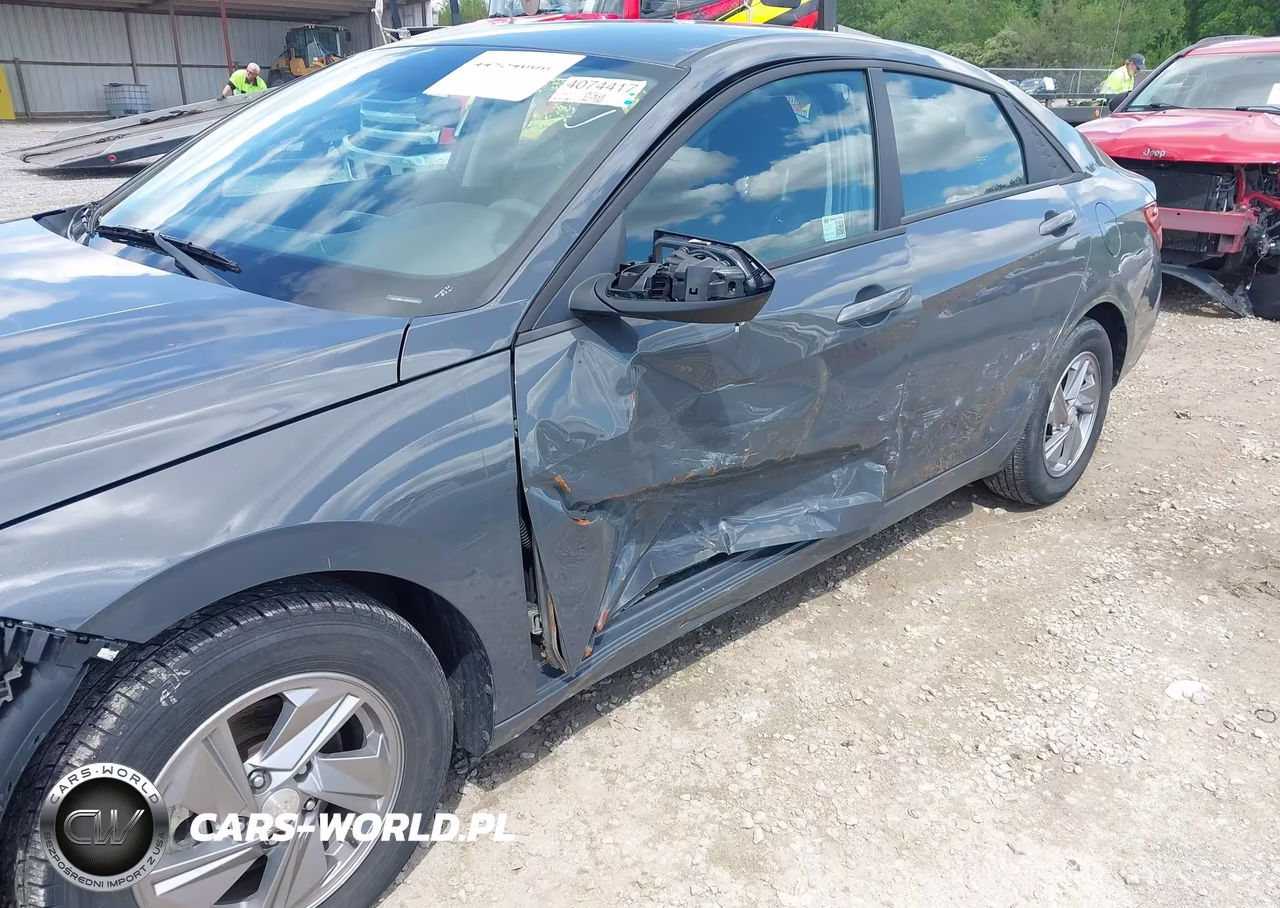 2025 Hyundai Elantra Se VIN:KMHLL4DG0SU899114 - 17