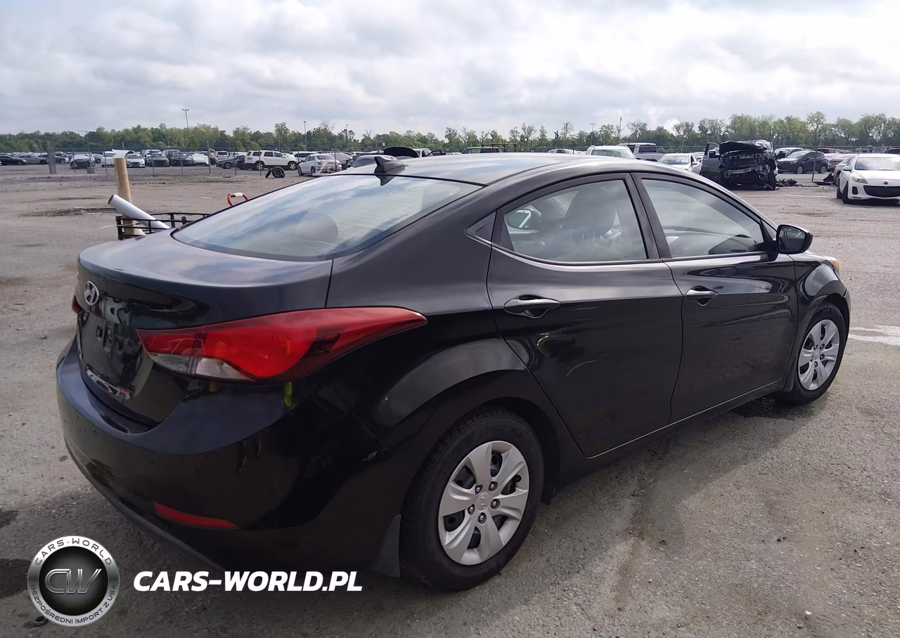 2016 Hyundai Elantra Se VIN:5NPDH4AE0GH684671 - 4