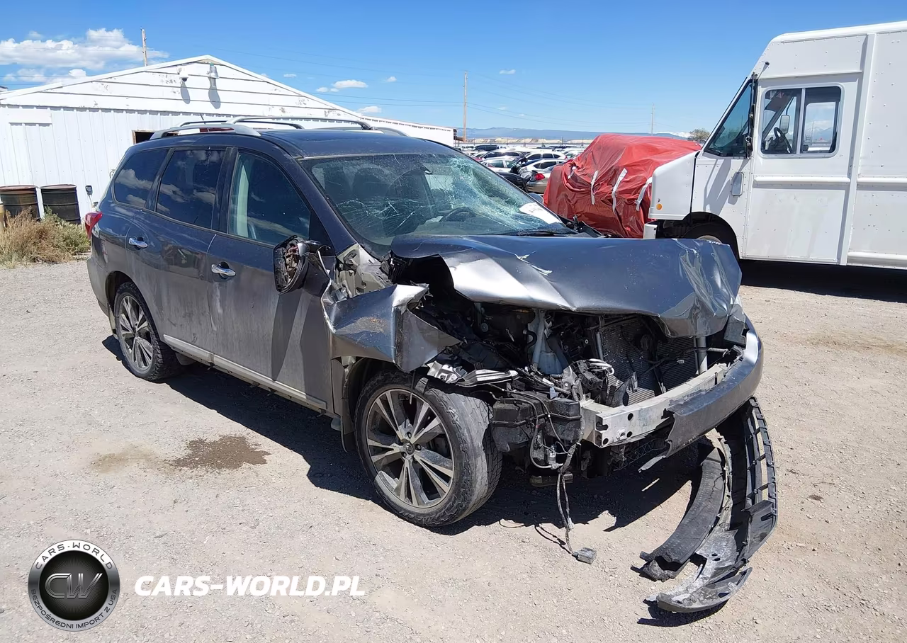 2017 Nissan Pathfinder Platinum