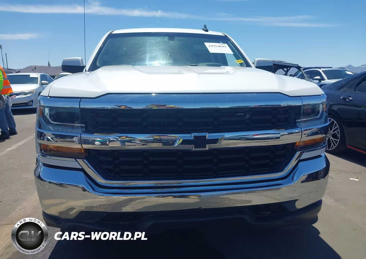 2018 Chevrolet Silverado 1500 1Lt VIN:3GCUKREC5JG380727 - 12