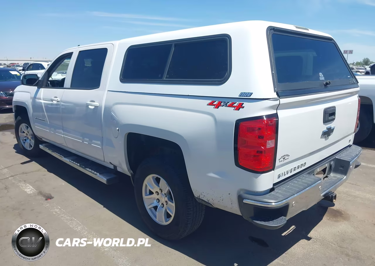 2018 Chevrolet Silverado 1500 1Lt VIN:3GCUKREC5JG380727 - 3