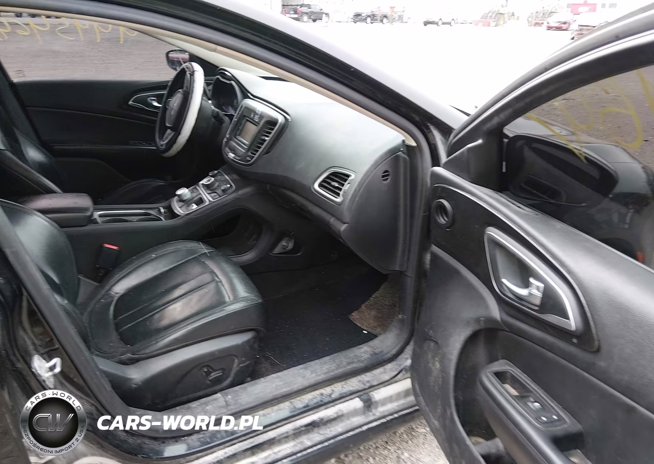 2015 Chrysler 200 C VIN:1C3CCCCB7FN549620 - 5