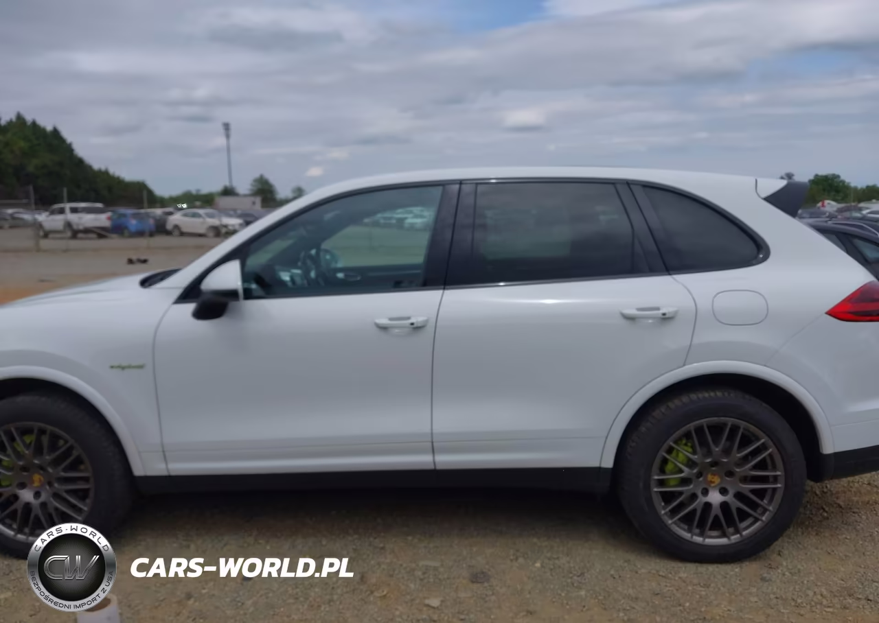 2017 Porsche Cayenne E-Hybrid S Platinum Edition VIN:WP1AE2A2XHLA71295 - 14