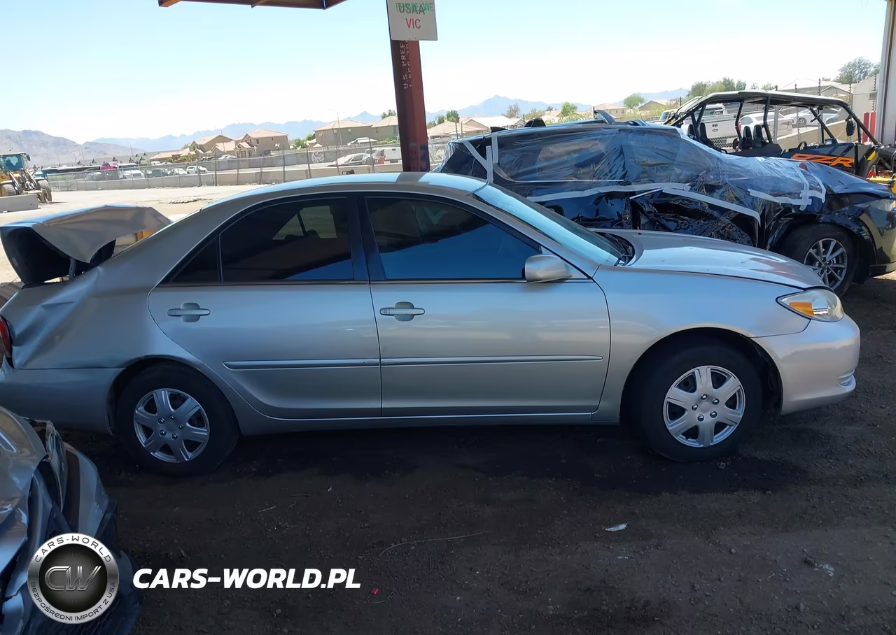 2002 Toyota Camry Le VIN:4T1BE32K22U044163 - 12