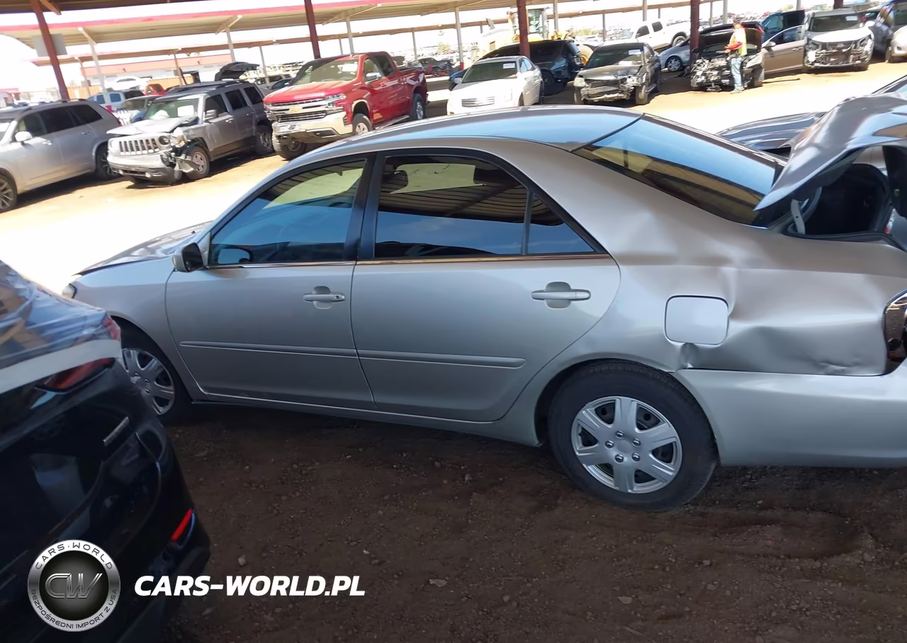 2002 Toyota Camry Le VIN:4T1BE32K22U044163 - 13
