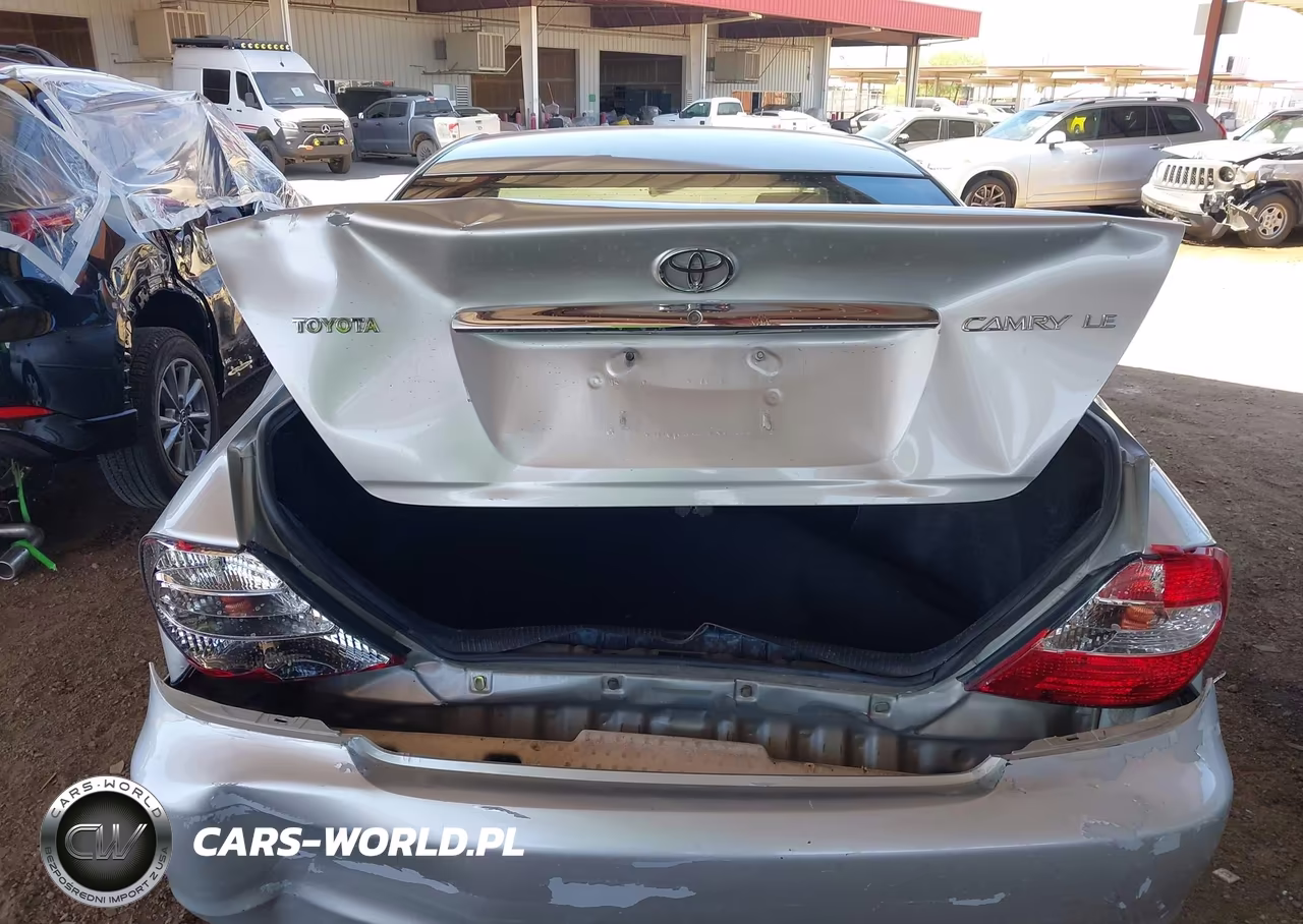 2002 Toyota Camry Le VIN:4T1BE32K22U044163 - 15