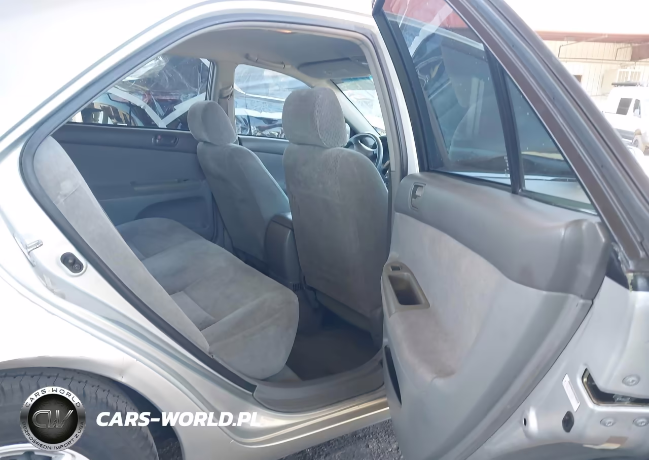 2002 Toyota Camry Le VIN:4T1BE32K22U044163 - 8