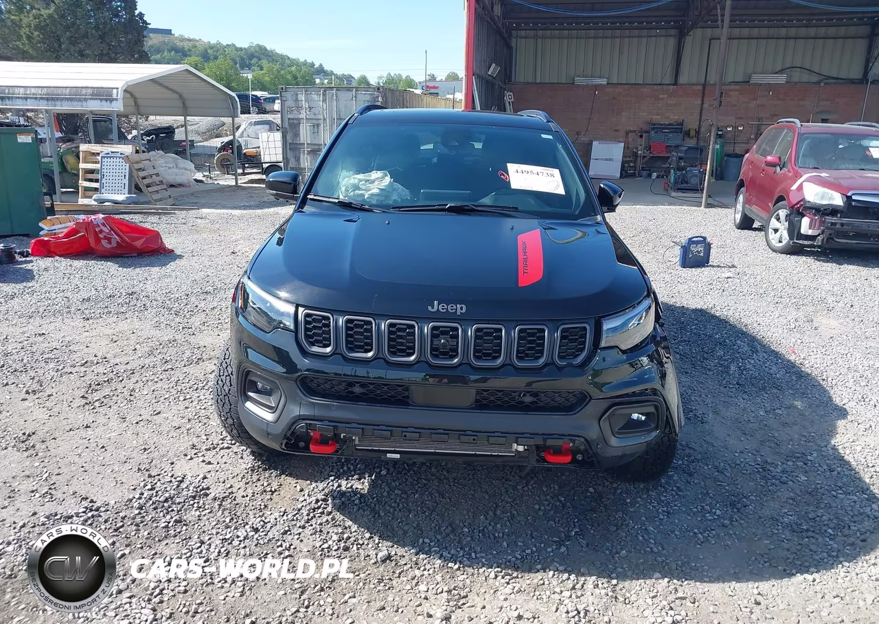 2025 Jeep Compass Trailhawk 4X4 VIN:3C4NJDDN0ST526229 - 13