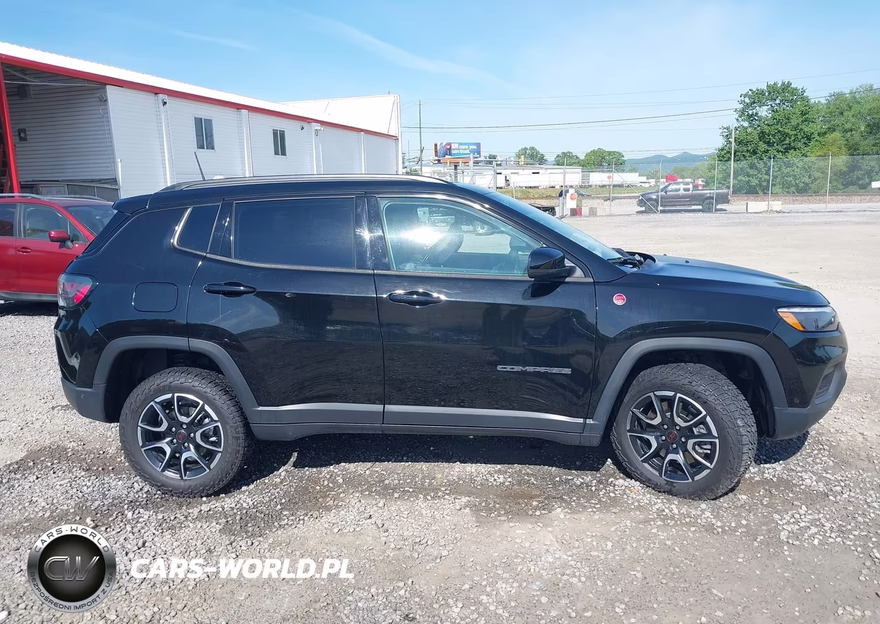 2025 Jeep Compass Trailhawk 4X4 VIN:3C4NJDDN0ST526229 - 14