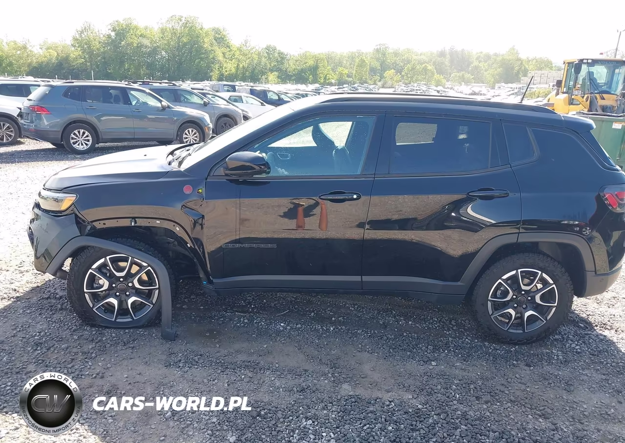 2025 Jeep Compass Trailhawk 4X4 VIN:3C4NJDDN0ST526229 - 15