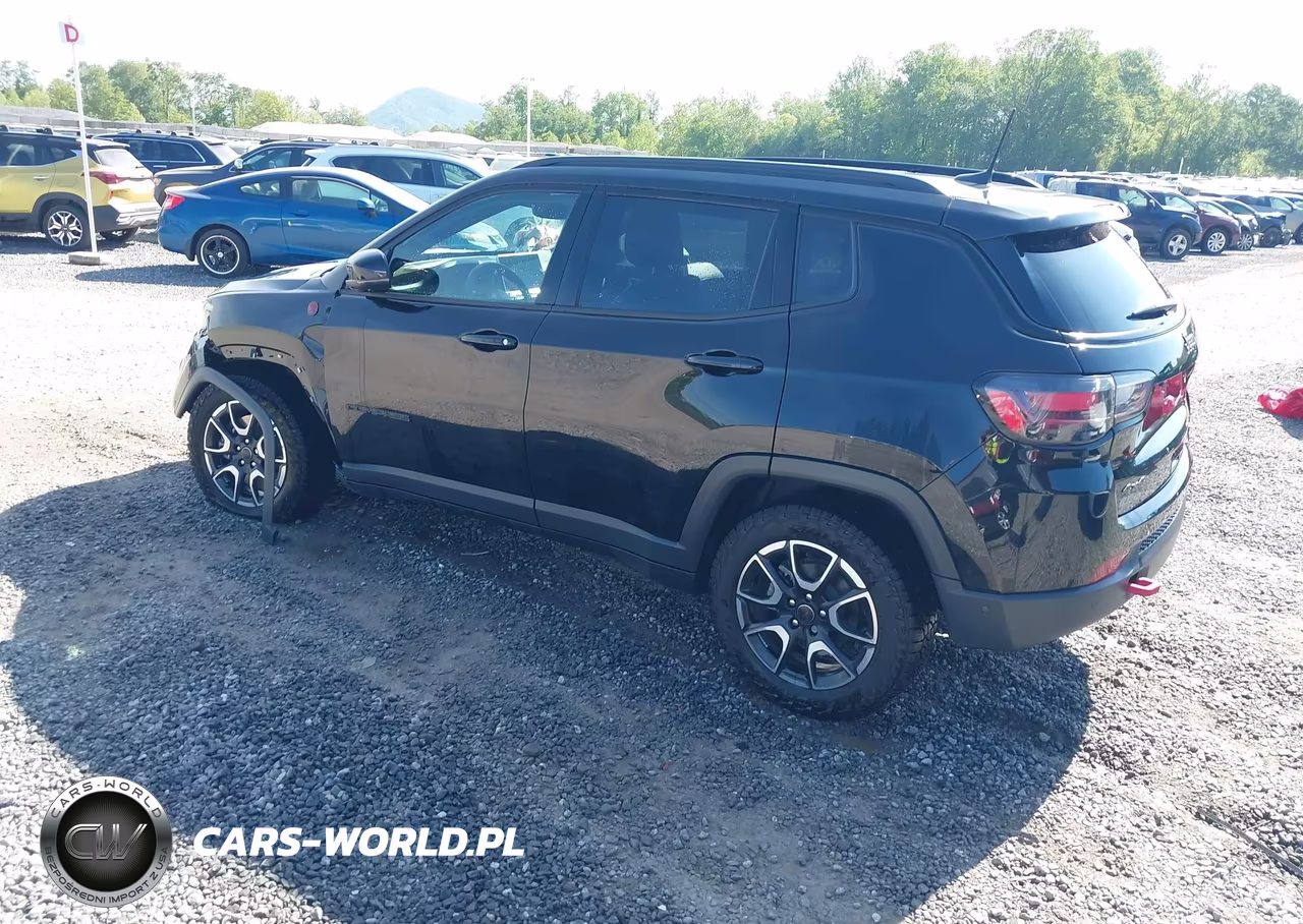 2025 Jeep Compass Trailhawk 4X4 VIN:3C4NJDDN0ST526229 - 3
