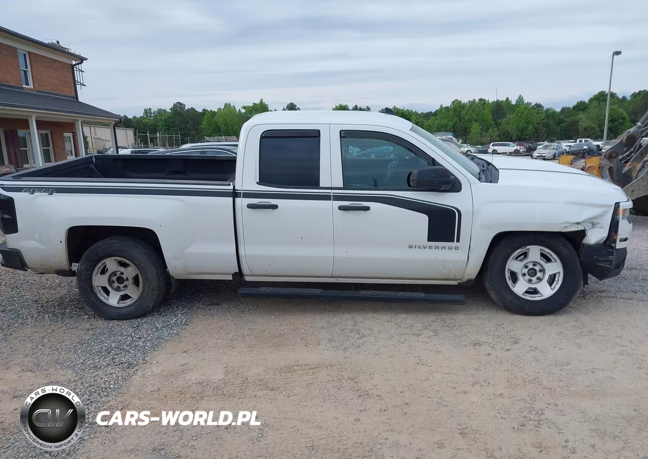 2018 Chevrolet Silverado 1500 Custom VIN:1GCVKPEH2JZ127806 - 13