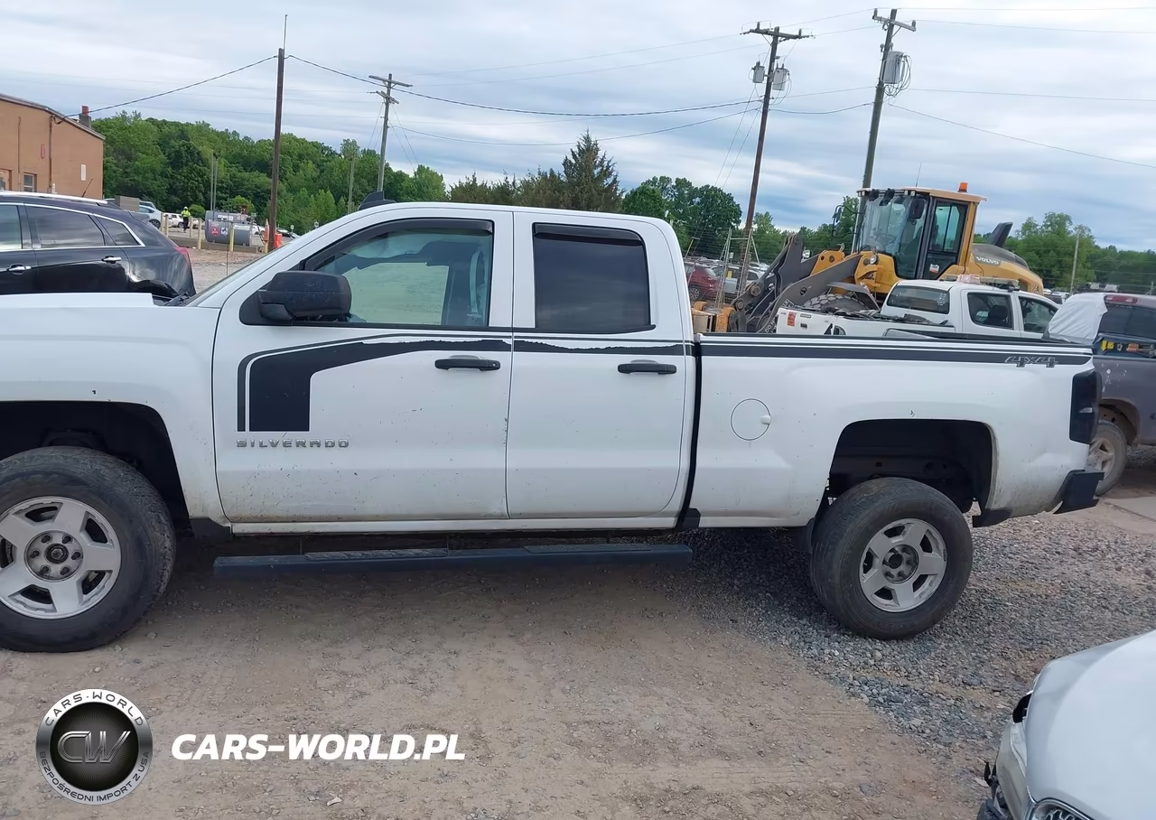 2018 Chevrolet Silverado 1500 Custom VIN:1GCVKPEH2JZ127806 - 14