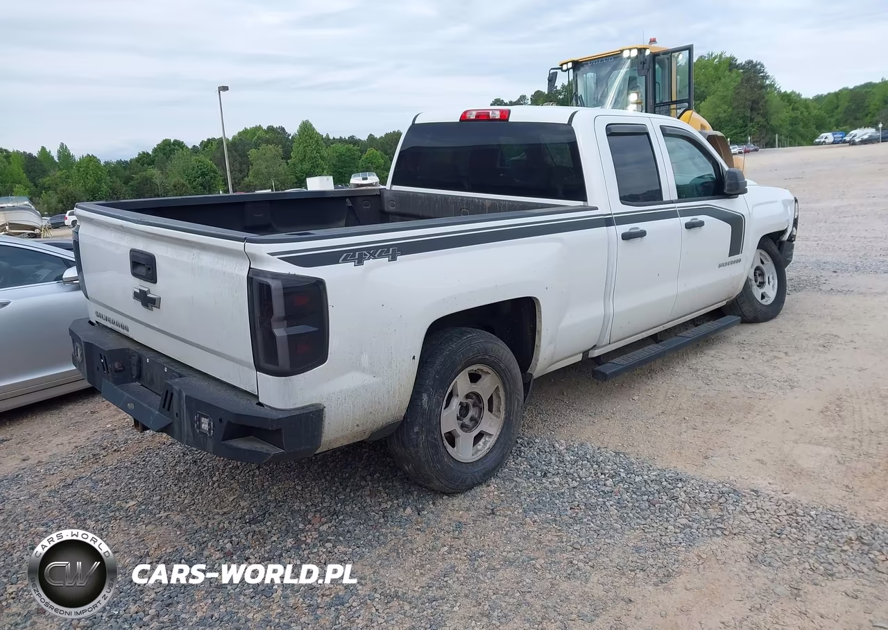 2018 Chevrolet Silverado 1500 Custom VIN:1GCVKPEH2JZ127806 - 4