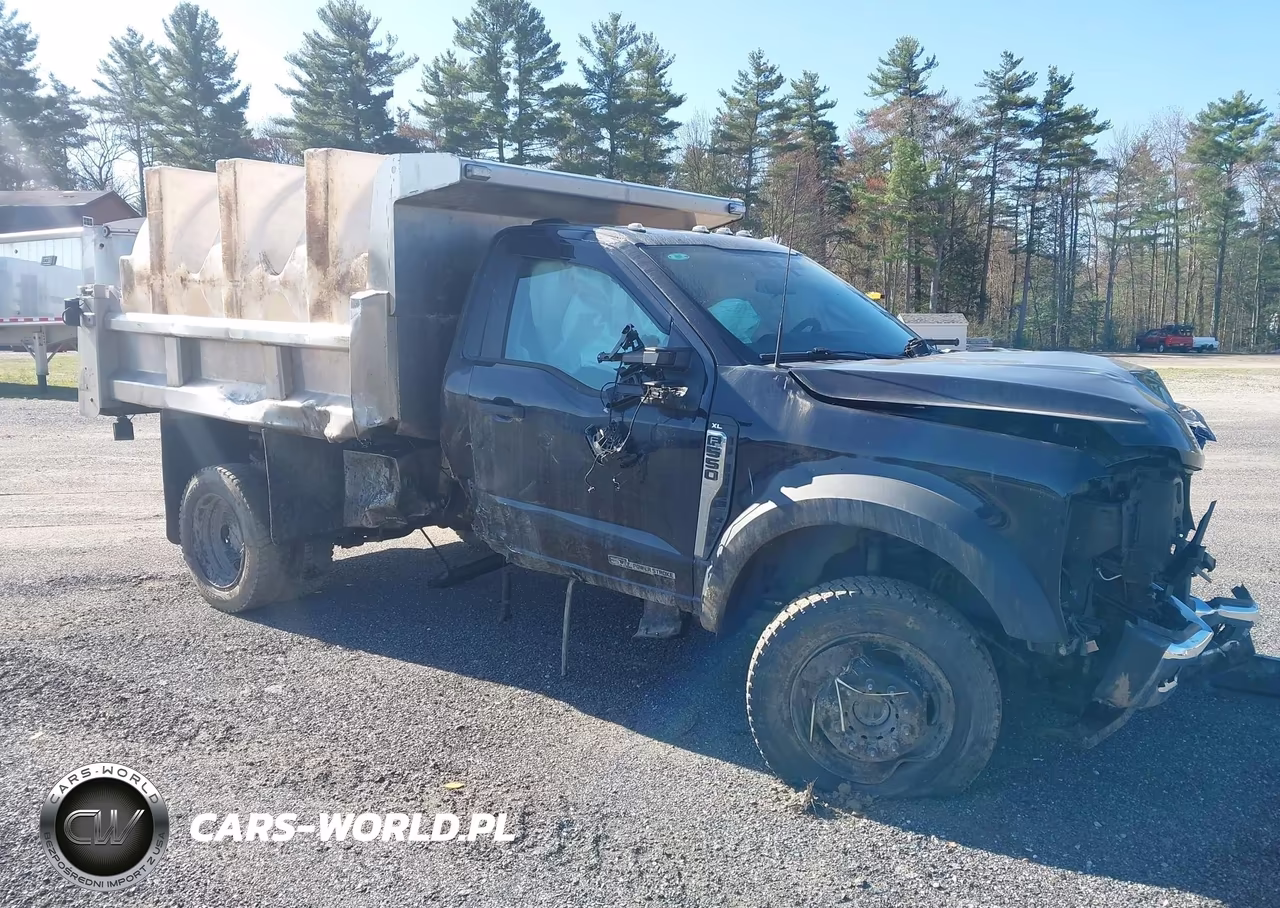 2025 Ford F-550 Chassis Xl