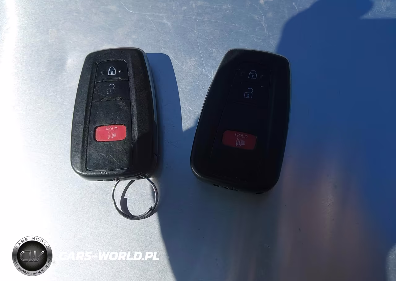 2017 Toyota Prius Four VIN:JTDKARFU3H3529828 - 11