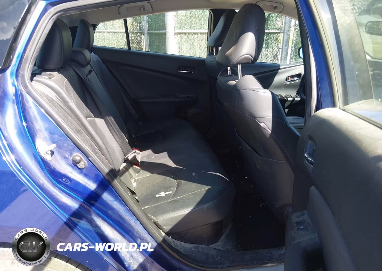 2017 Toyota Prius Four VIN:JTDKARFU3H3529828 - 8