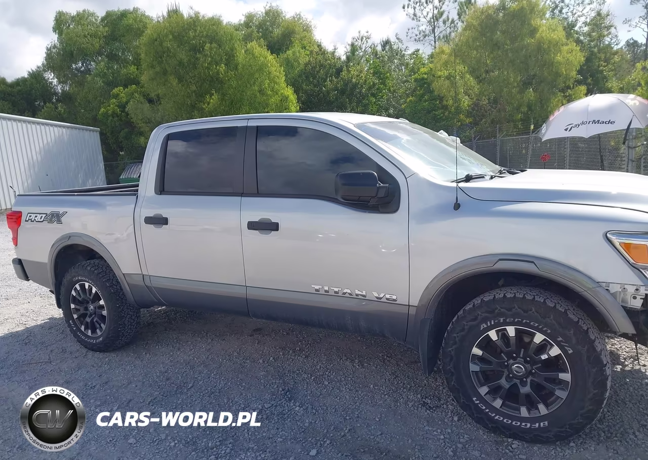 2018 Nissan Titan Pro-4X VIN:1N6AA1E57JN525943 - 13