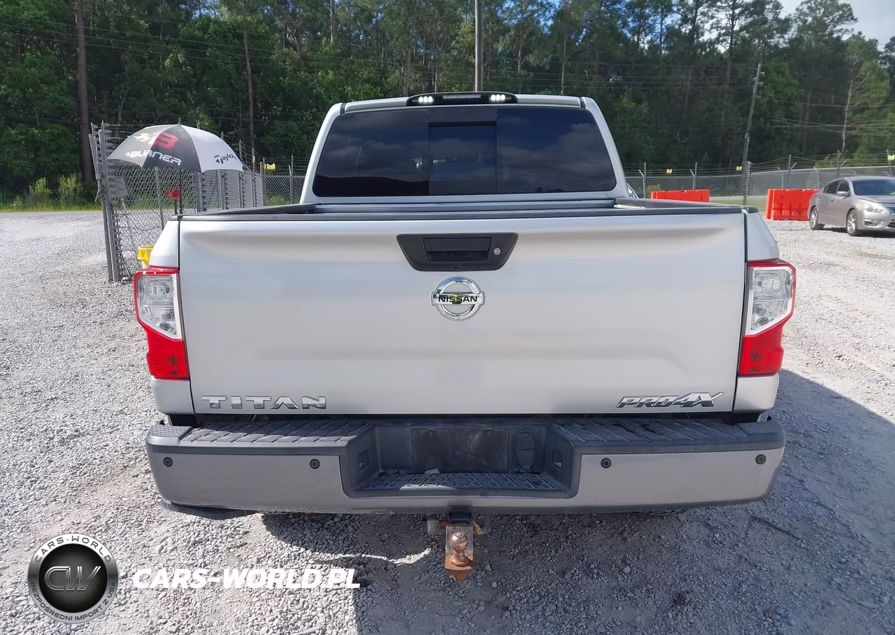 2018 Nissan Titan Pro-4X VIN:1N6AA1E57JN525943 - 16